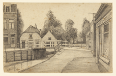 206579 Gezicht op de Willem Arntszkade te Utrecht, met links het Zwarte Water en de brug naar de Johannes de ...